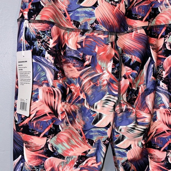 NWT- Balance Collection Yoga crop leggings - Picture 6 of 7